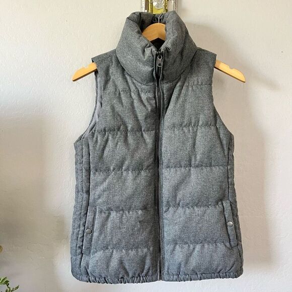 Old Navy NWOT gray quilted zip up mock neck vest warm size XS fits up to small‎ - Picture 5 of 7